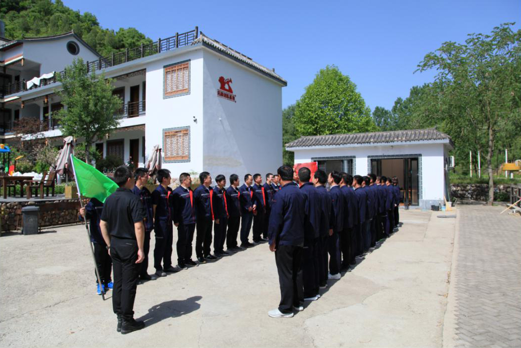 R2.jpg