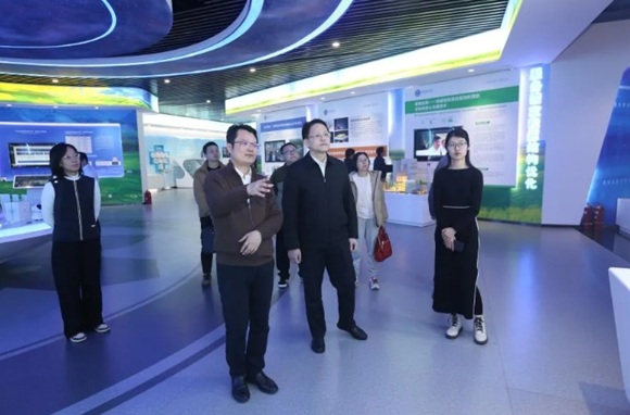 广西金昌市柳北区区委书记石中华一行到新宝GG工厂调查调研